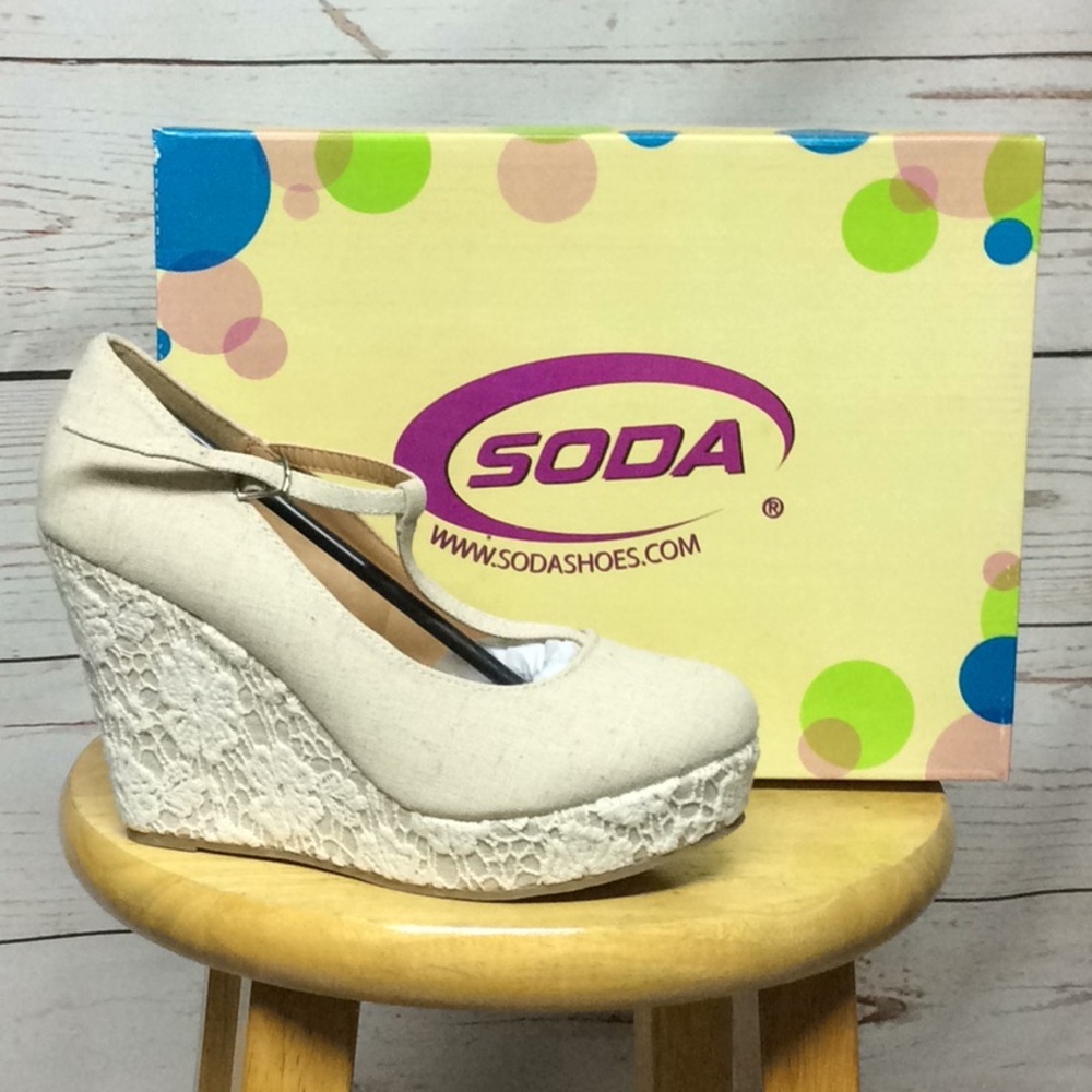 Soda Glory Beige Wedges Size 9M NWT